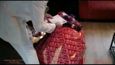 ಮಮ್ಮಿ, ನನ್ನ ಕ್ರಿಸ್‌ಮಸ್ ಉಡುಗೊರೆ ಸಿಕ್ಕಿತು ಕೂದಲುಳ್ಳ ಹೊಂಬಣ್ಣದ ಮಮ್ಮಿ ಬಿಚ್ ಜೊತೆಗೆ ದೊಡ್ಡ ಕತ್ತೆ ಹುಚ್ಚು ಕೋಳಿ